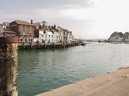 Townbridge Apartment