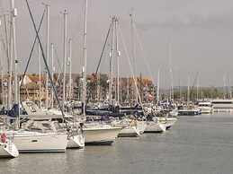 Townbridge Apartment