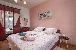 Kostrena Apartment Maja