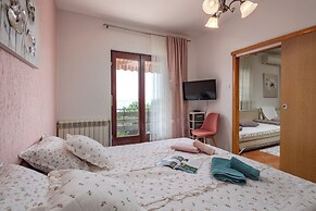 Kostrena Apartment Maja