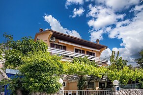 Kostrena Apartment Maja