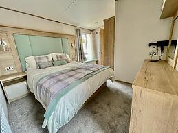 Prime Location 3-bed Chalet in Seal Bay, Selsey