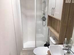 Prime Location 3-bed Chalet in Seal Bay, Selsey