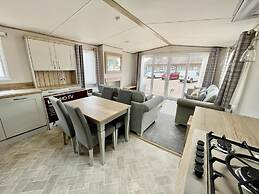 Prime Location 3-bed Chalet in Seal Bay, Selsey