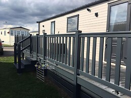 Prime Location 3-bed Chalet in Seal Bay, Selsey