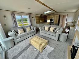 Prime Location 3-bed Chalet in Seal Bay, Selsey