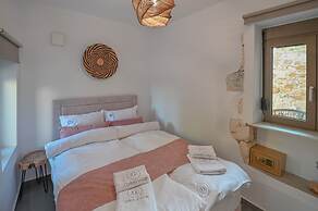 Villa Garifalia with Sauna & Hydromassage