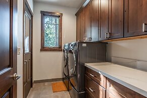 Gray Bear #86 4 Bedroom Home by RedAwning