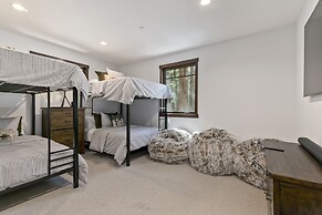 Gray Bear #86 4 Bedroom Home by RedAwning