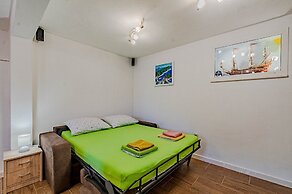 S2 - Modern Studio, Just 50m From the Beach