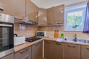 S2 - Modern Studio, Just 50m From the Beach