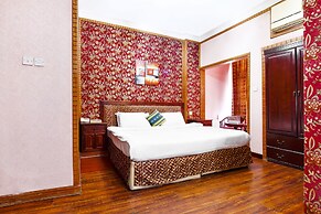 OYO 125 Moon Plaza Hotel