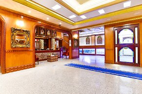 OYO 125 Moon Plaza Hotel