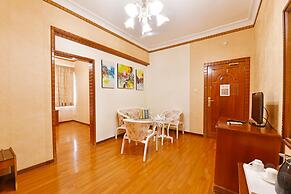 OYO 125 Moon Plaza Hotel