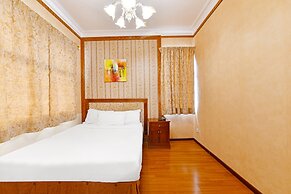 OYO 125 Moon Plaza Hotel