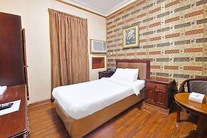 OYO 125 Moon Plaza Hotel