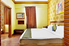 OYO 125 Moon Plaza Hotel