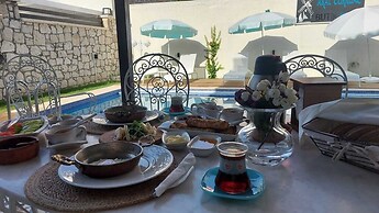 Aral Turkuaz Butik Otel