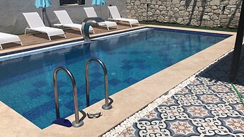 Aral Turkuaz Butik Otel