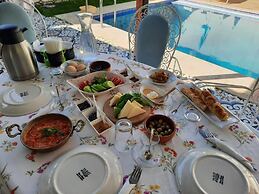 Aral Turkuaz Butik Otel