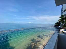 Costa Sur Resort by VRHost