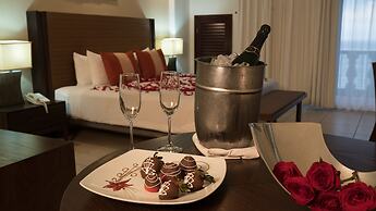 Costa Sur Resort by VRHost