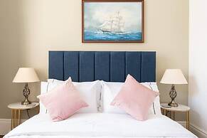 Beachfront Escape & Wow Sea Views, Luxury Retreat
