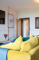 Beachfront Escape & Wow Sea Views, Luxury Retreat