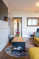 Beachfront Escape & Wow Sea Views, Luxury Retreat