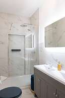 Beachfront Escape & Wow Sea Views, Luxury Retreat