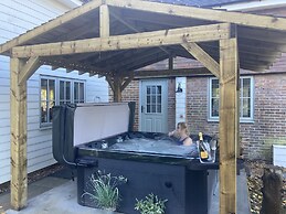 5br-10guests-fireplace-hottub-pets ok - Parking