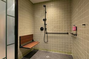 Moxy Brooklyn Williamsburg