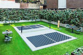 Moxy Brooklyn Williamsburg