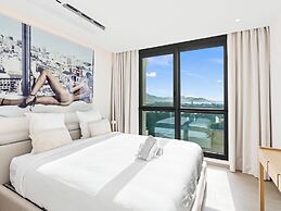 Fourteen at Mullet Bay