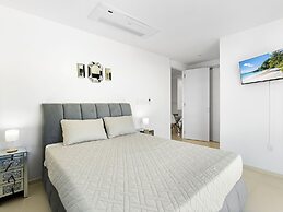 Fourteen at Mullet Bay