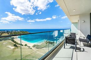 Fourteen at Mullet Bay