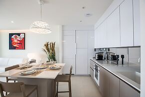 Fourteen at Mullet Bay