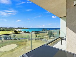 Fourteen at Mullet Bay