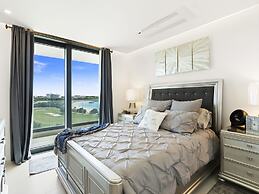 Fourteen at Mullet Bay