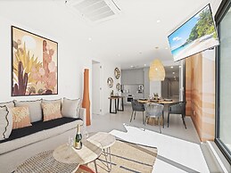 Fourteen at Mullet Bay