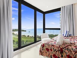 Fourteen at Mullet Bay