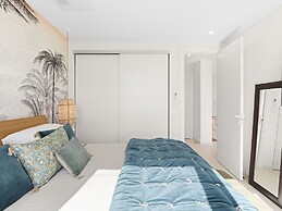 Fourteen at Mullet Bay