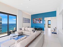 Fourteen at Mullet Bay