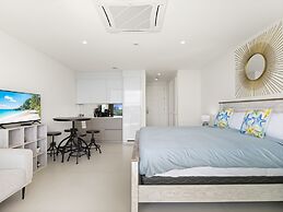 Fourteen at Mullet Bay