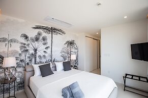 Fourteen at Mullet Bay