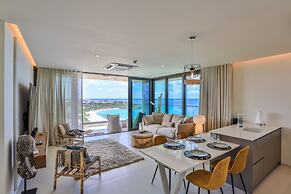 Fourteen at Mullet Bay