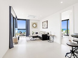 Fourteen at Mullet Bay