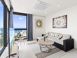 Fourteen at Mullet Bay