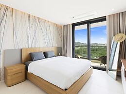 Fourteen at Mullet Bay