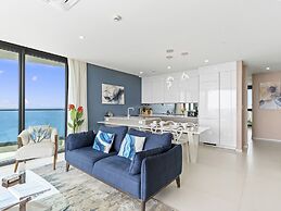 Fourteen at Mullet Bay